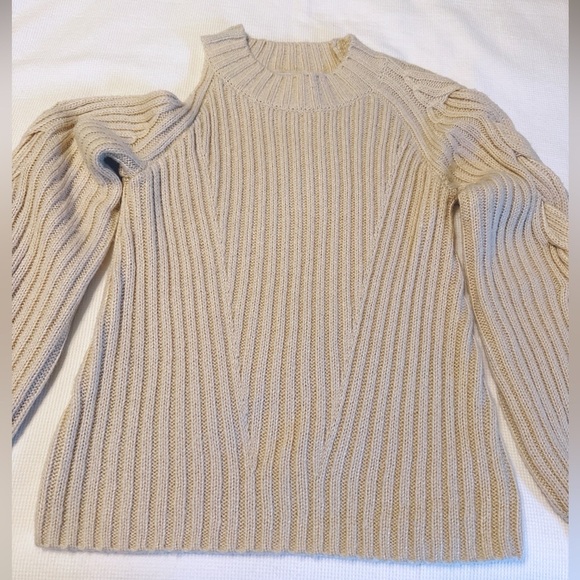 525 Cable Knit Cut Out One Shoulder Puff Sleeve Pullover Size XS Cream - Picture 2 of 12